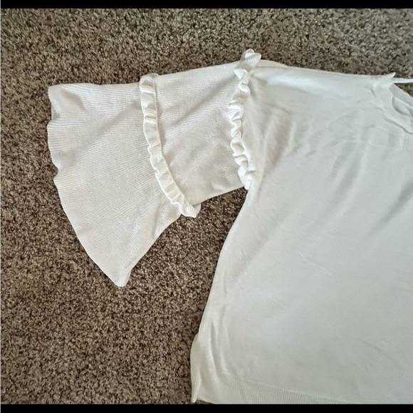 Nieman Marcus Sweater Womens XL cream Bell Sleeves - Picture 2 of 4